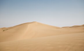The_Arabian_Desert_uhd.jpg